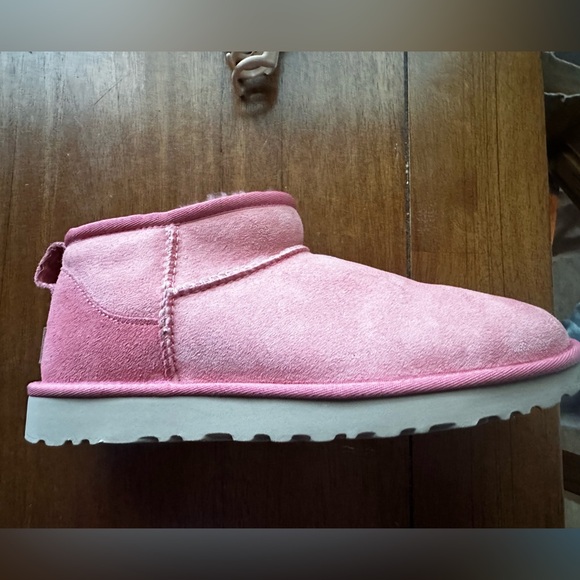 Pink Ugg Classic Ultra Mini boots. Size 9. I just used a couple of times. - Picture 2 of 5